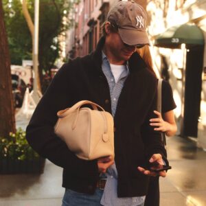 Alternative view of Structured Leather Tote Bag with Zipper Closure and Interior Pocket