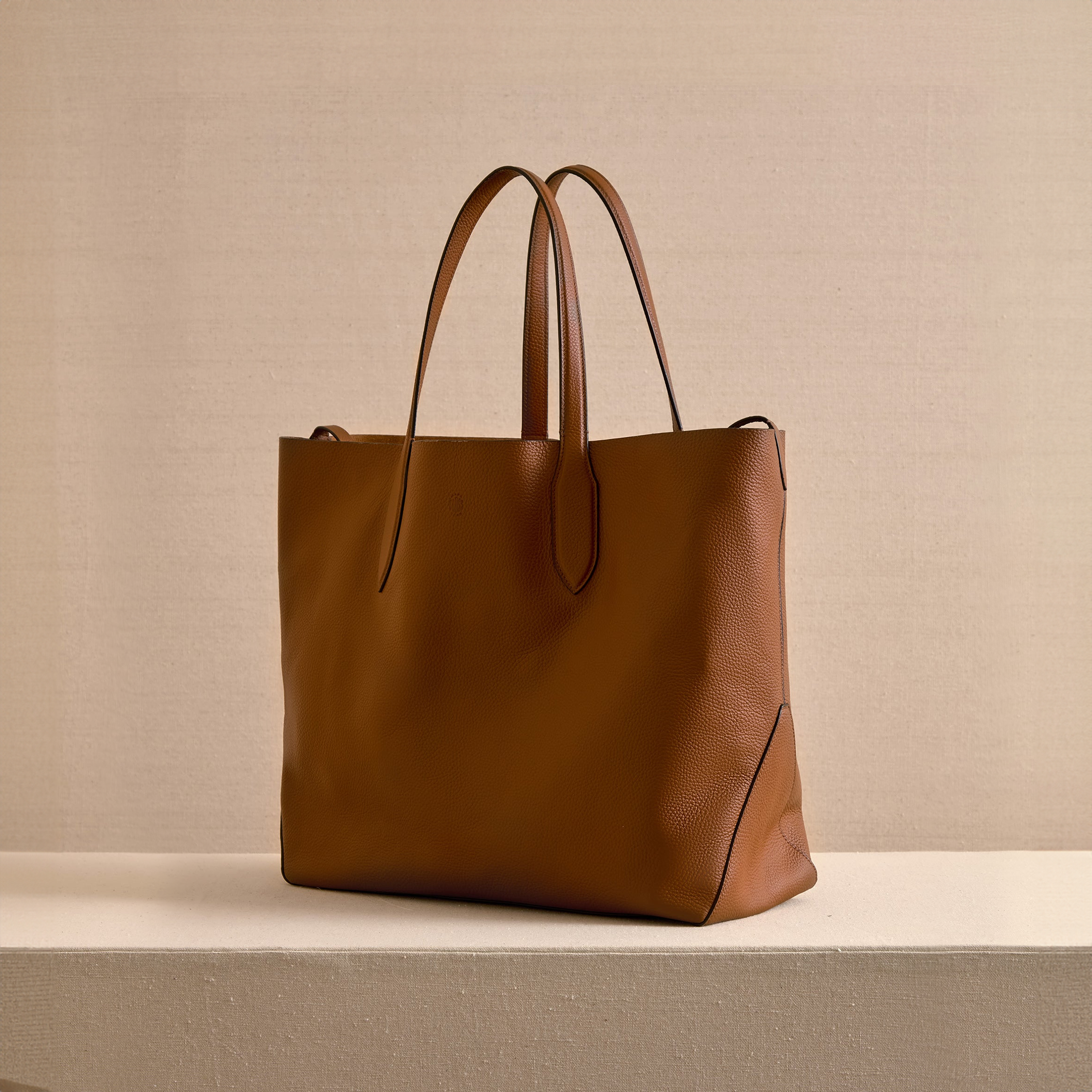 Leather Tote Bag with Slouchy Design and Adjustable Strap - Image 2