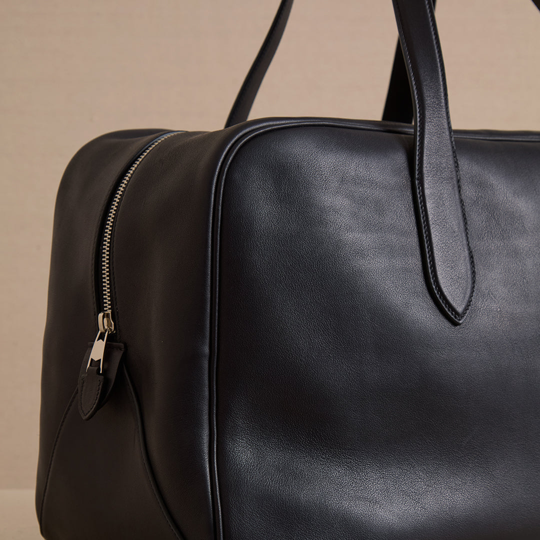 Structured Leather Tote Bag with Laptop Compartment and Interior Pocket - Image 6