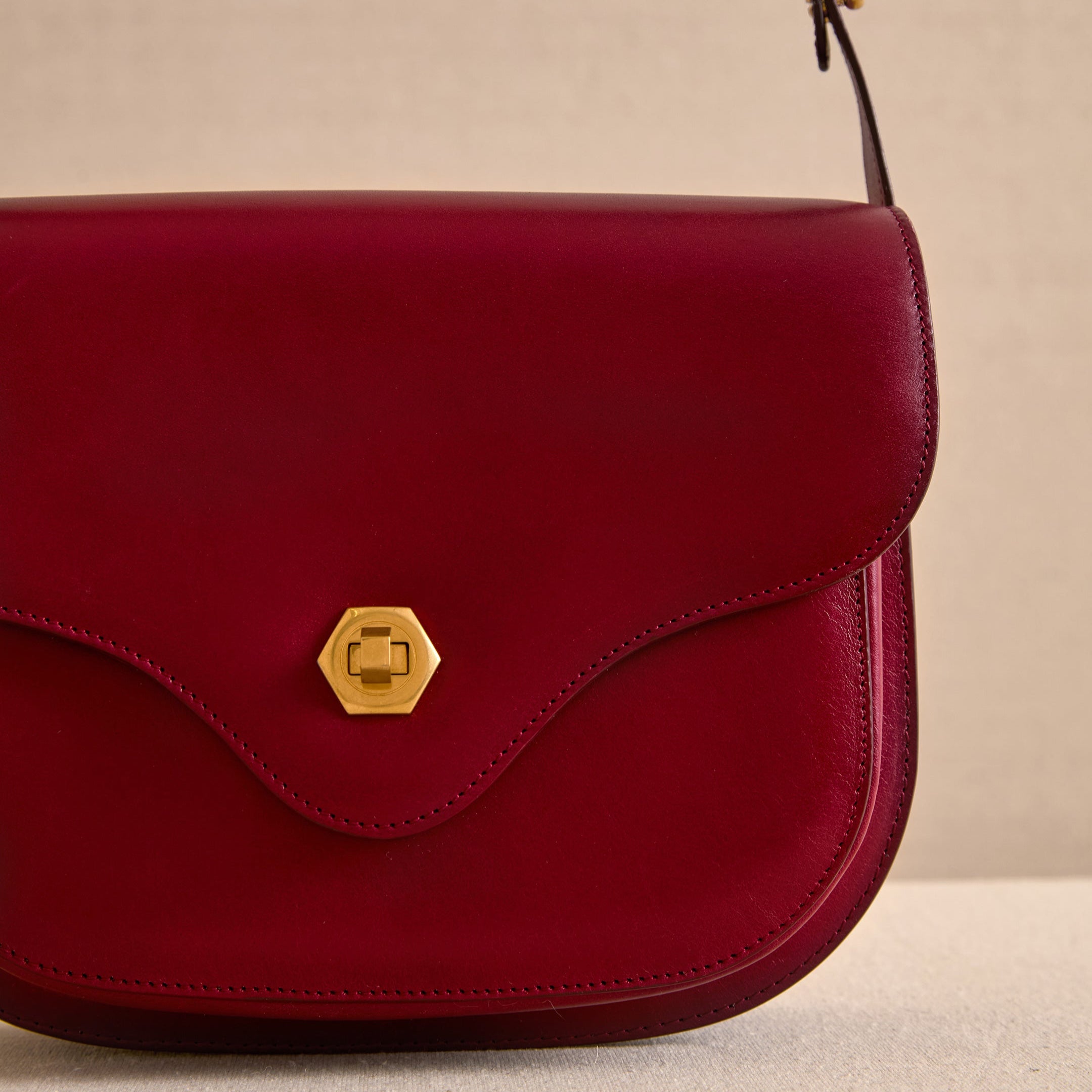 Leather Shoulder Bag with Adjustable Crossbody Strap - Image 6