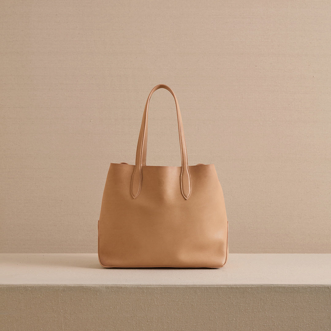 Leather Tote Bag with Soft Construction and Everyday Capacity - Image 4