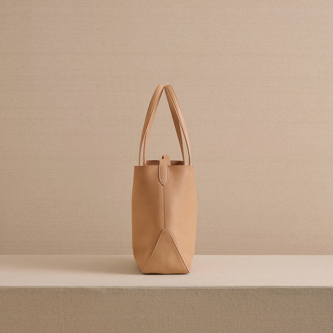 Leather Tote Bag with Soft Construction and Everyday Capacity - Image 5