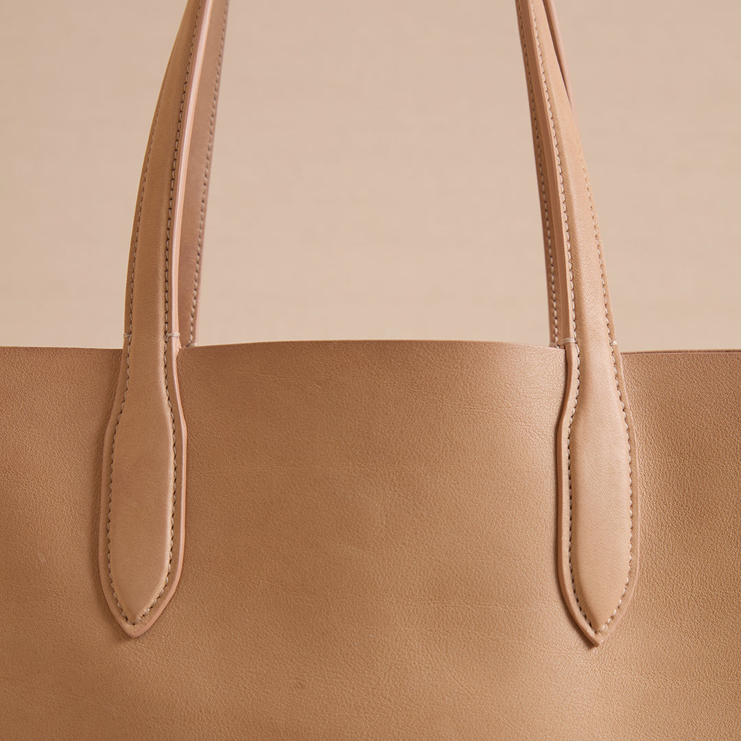 Leather Tote Bag with Soft Construction and Everyday Capacity - Image 7